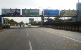 FOB At Sector 14 Petrol Pump Facing Gol Chakkar IOC to Mayur Vihar, Noida