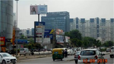 Before VATIKA TOWERS towards Golf Course Extension Road, Gurugram
