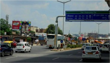 DLF Cyber City towards DLF 5 Golf Course Road / MG Road, Gurugram