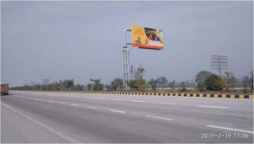 TAJ TO AGRA TOLL MEDIAN, Yamuna Expressway