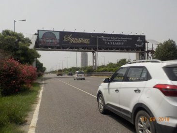 FOB At Sector 144 Facing Greater Noida to Noida, Noida