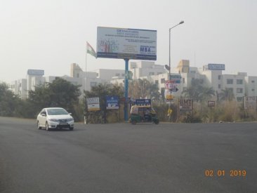 Unipole at knowledge park Near United College, Noida