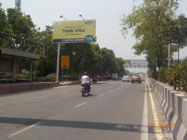 Unipole at Mahamaya Facing Sector 37 to Delhi, Noida